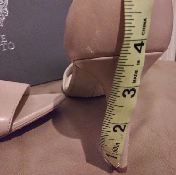 Vince Camuto Women's Nude Heels - Picture 4 of 7